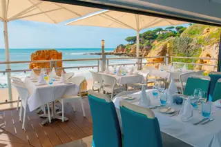 Algarve: 10 restaurantes com os pés na areia
