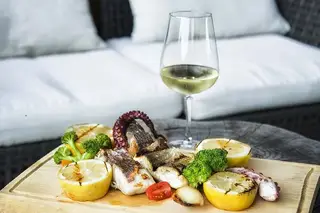 Sublime Comporta à mesa: “Sem Porta”, mas “Com Brasa”