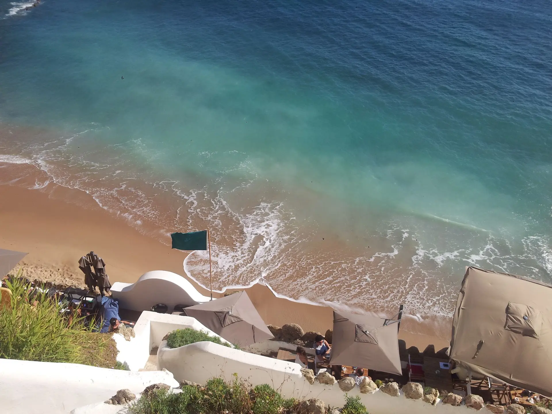 Um lugar ao sol: 8 esplanadas entre Carcavelos e Cascais