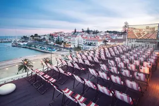 Cinema ao ar livre: Entre o esplendor da relva e um lugar junto ao céu