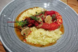 Stairwell, um novo wine bar que (também) trata muito bem a comida