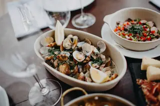 Cais da Gávea: Já abriu a nova marisqueira da Arrábida