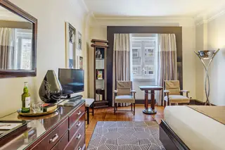 "Eu sei que vou te amar": Vinícius de Moraes inspira quarto em hotel de Lisboa