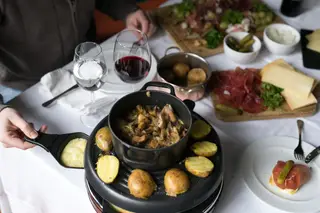 Olivier Avenida com dois menus de Fondue para provar e partilhar