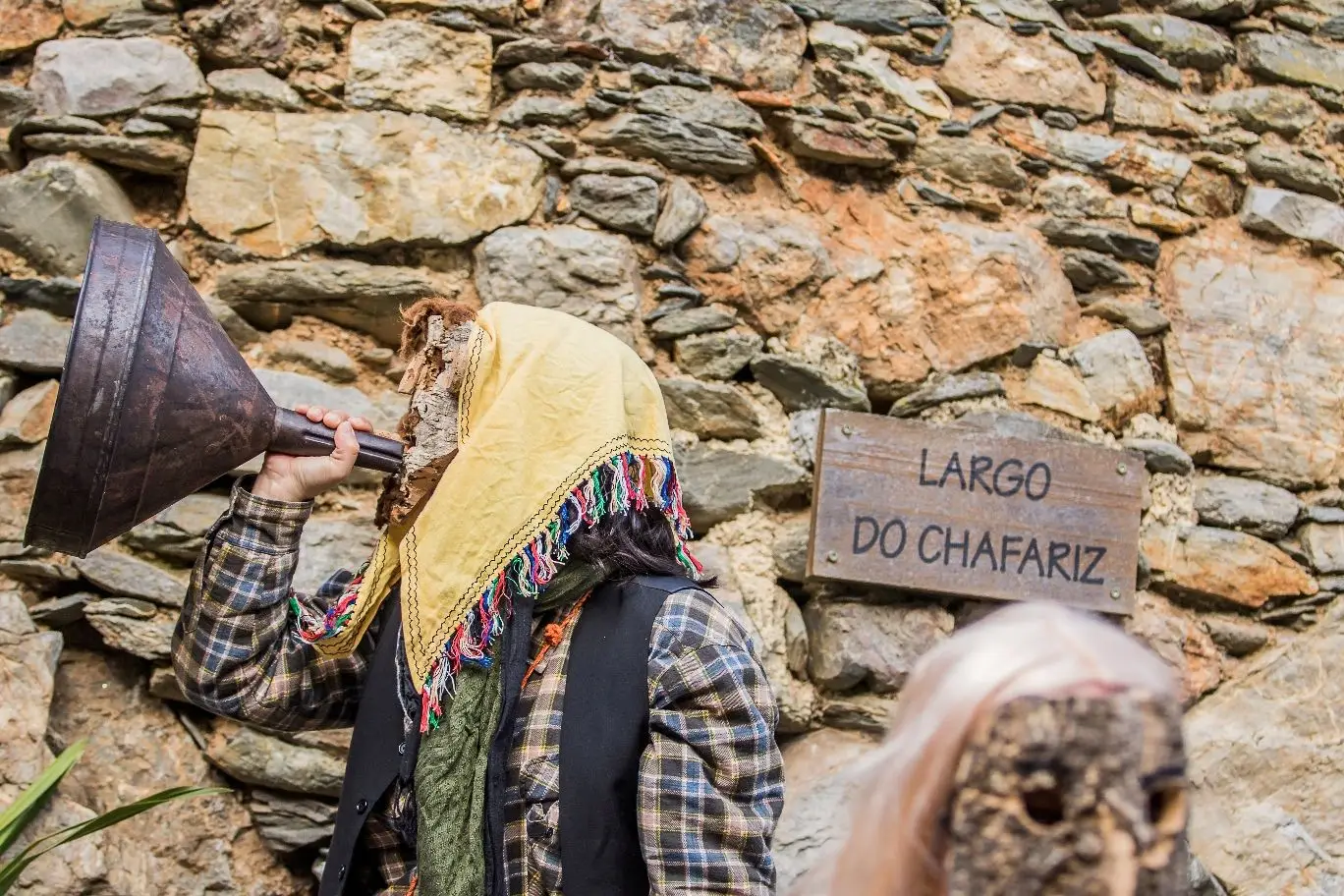 Nas Aldeias do Xisto, o Entrudo celebra-se com máscaras de… cortiça!