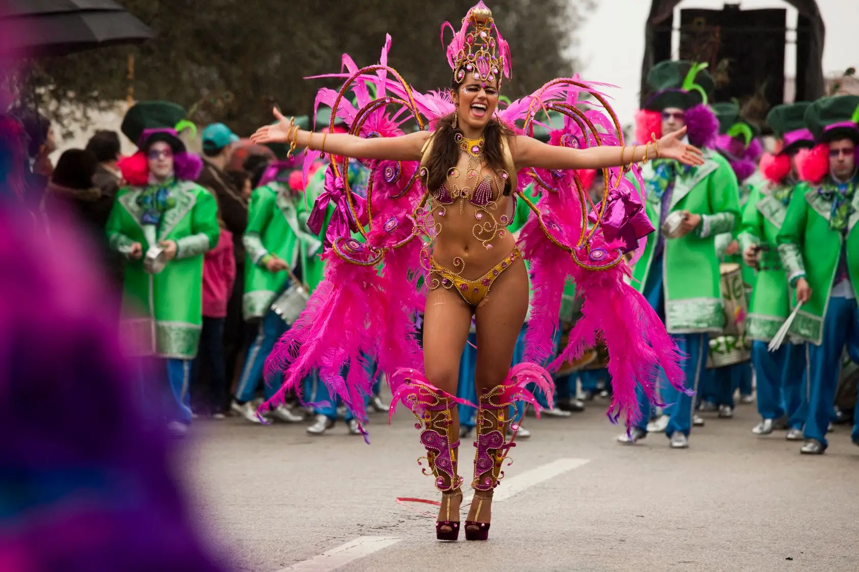 Carnaval: As melhores festas do país e os hotéis para descansar delas