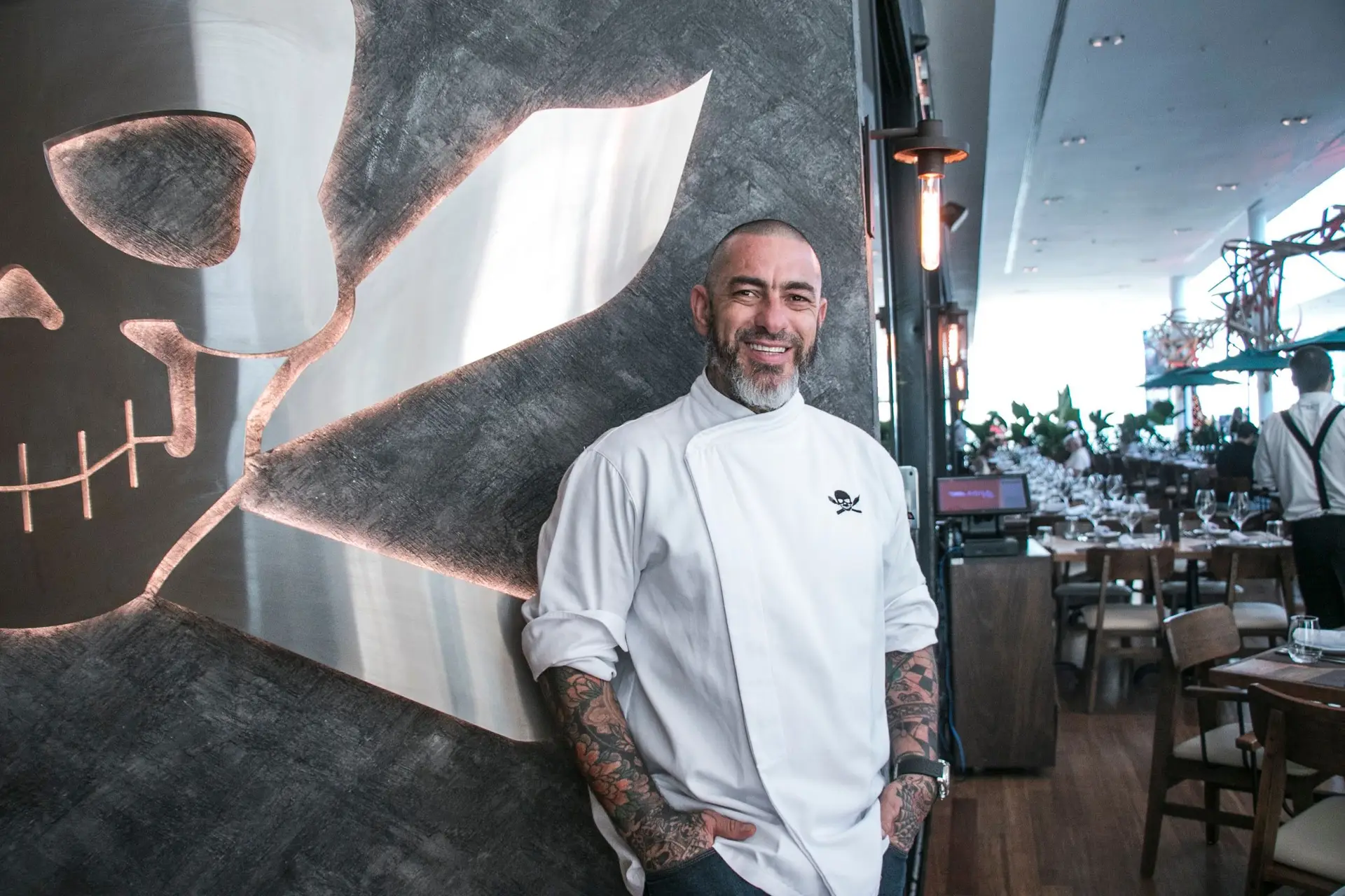 Henrique Fogaça, estrela do MasterChef Brasil, vem cozinhar a Lisboa