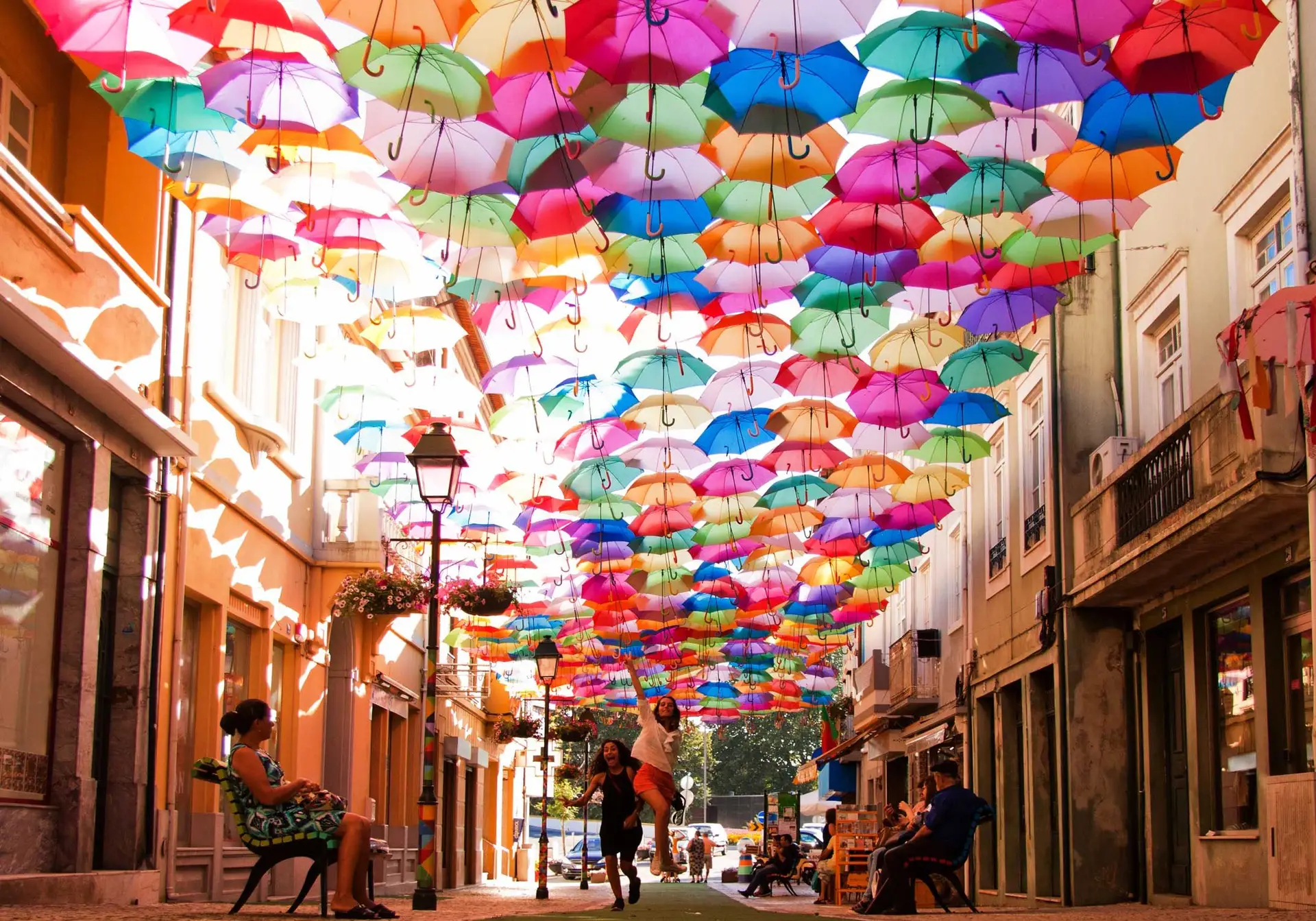 Passeio em família: Celebrar a arte urbana nas ruas de Águeda