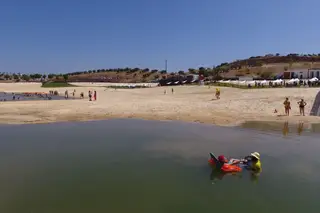 Passeio em Família: A banhos, na nova praia do Alqueva
