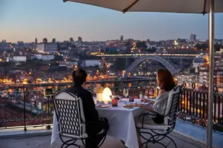 Na esplanada, embalados pelo Douro