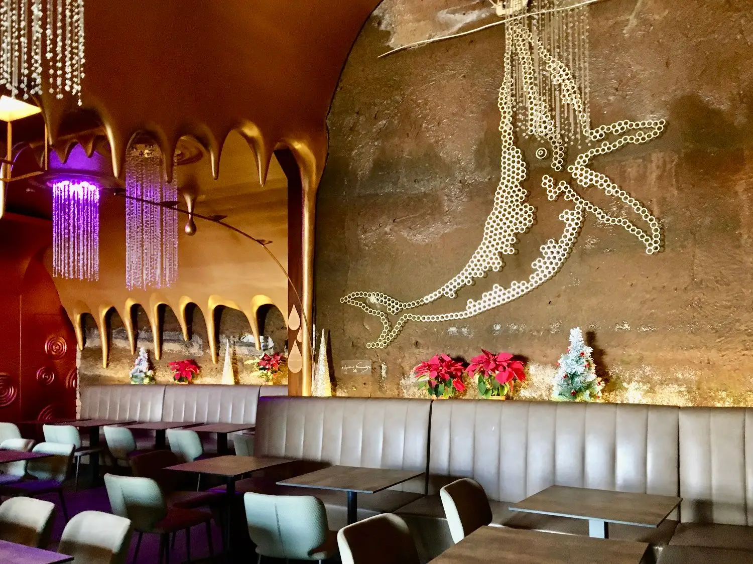 A Gruta ou quando das trevas renasce um ícone madeirense