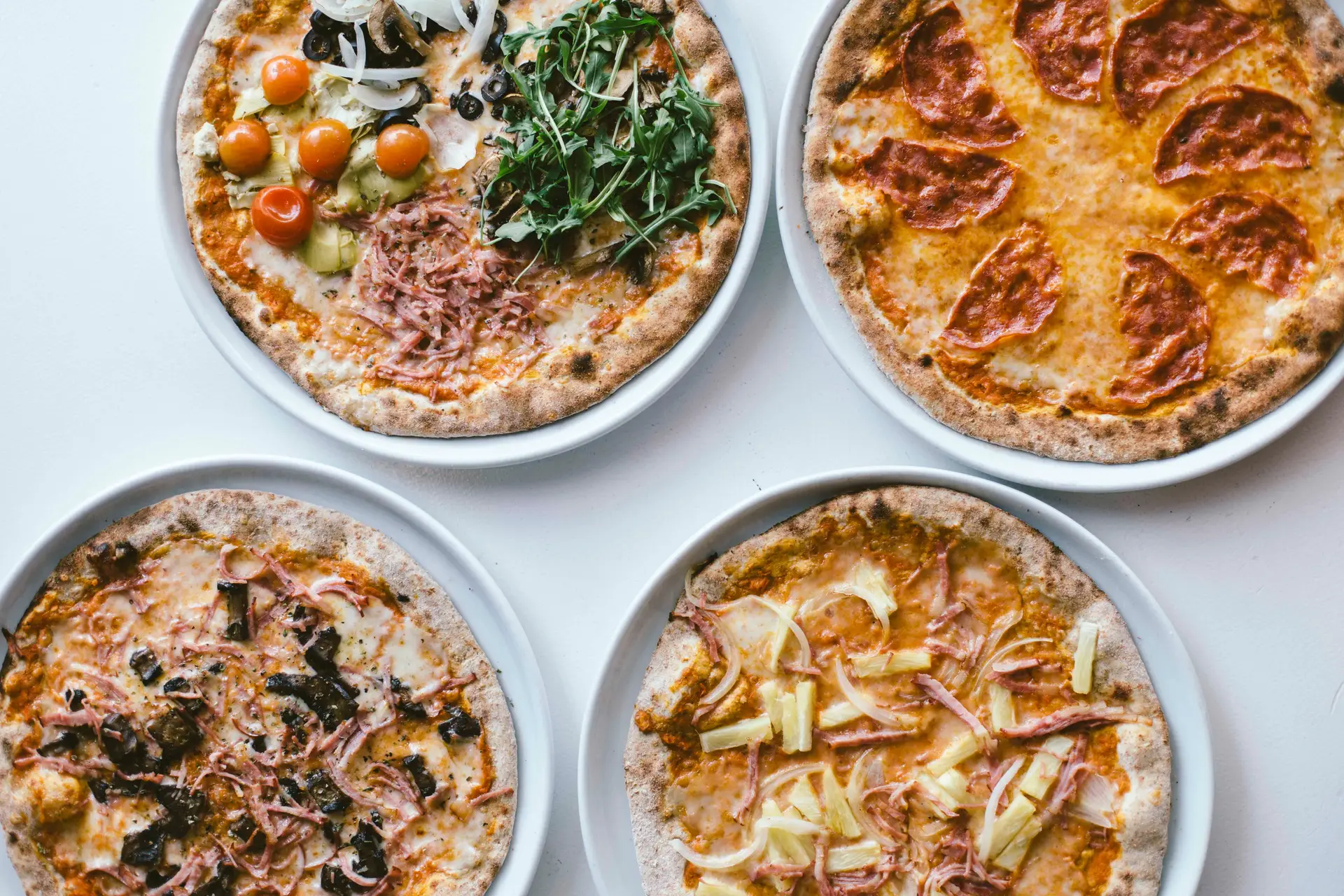 Sem sair do carro ou à distância de um clique, as pizzas da Capricciosa estão de regresso!