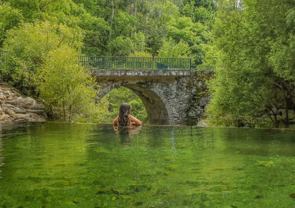 Serra da Estrela: Com cascata privativa, as Casas da Lapa convidam a descansar na aldeia