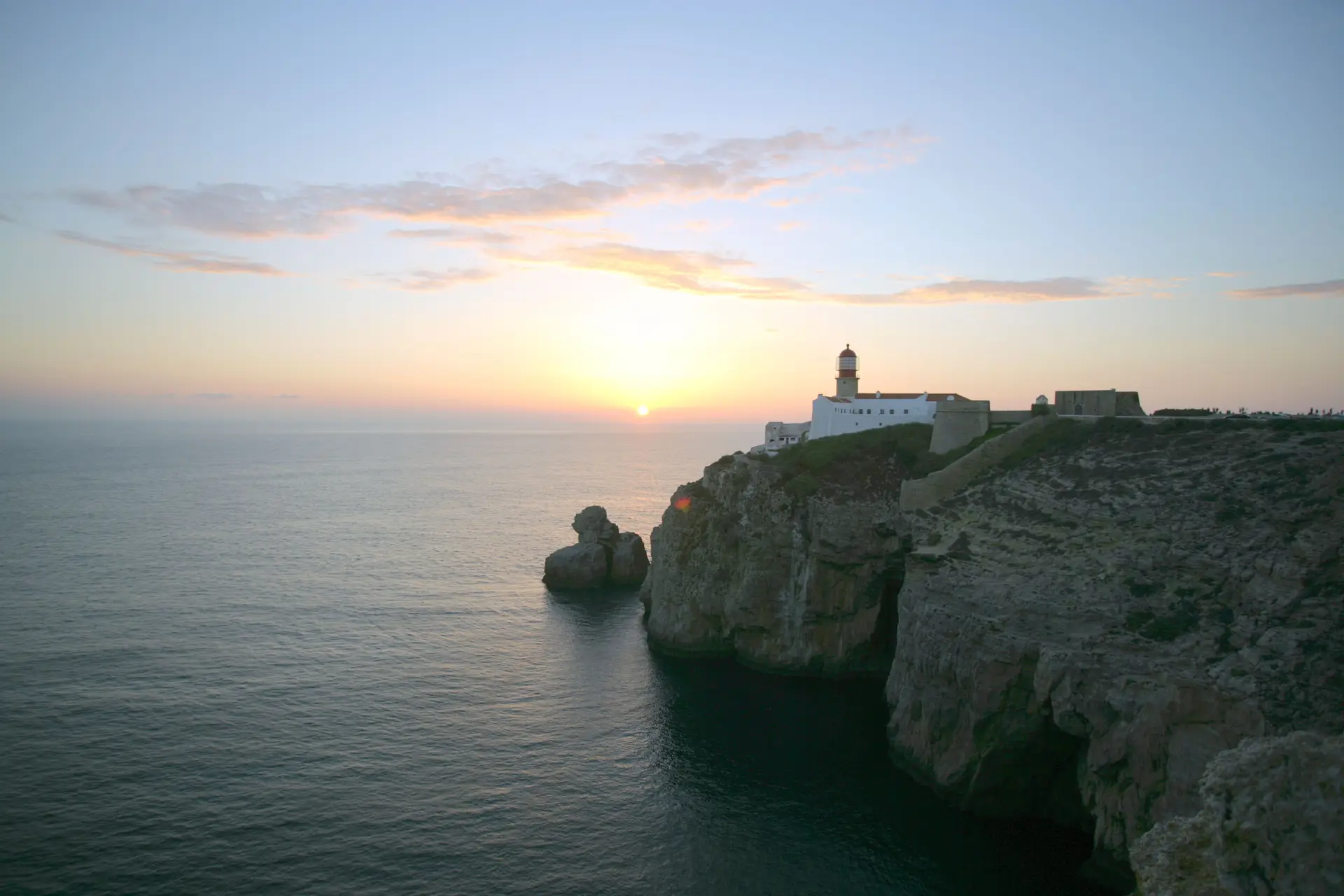 Verão no Algarve: Descobrir Sagres em oito etapas obrigatórias