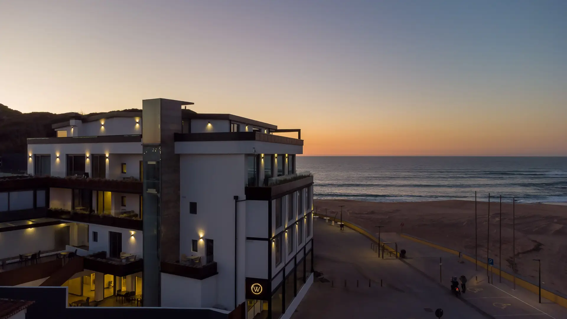 Perfeita para enamorados, esta suíte sobre o mar com jacuzzi privado é a cereja no topo deste hotel renovado
