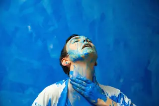 Adriana Calcanhotto: “As pessoas só se começaram a assustar quando se deram conta que estavam a comer micro-plástico no peixe” [VÍDEO]