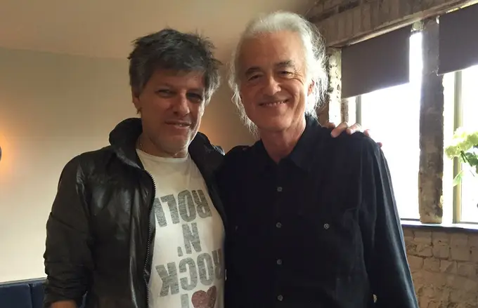 Zé Pedro com Jimmy Page, em 2015