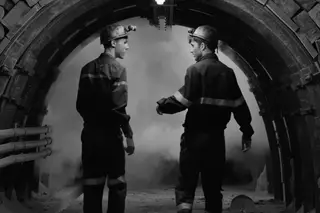 Linda Martini mostram vídeo de “O Dia Em Que a Música Morreu”