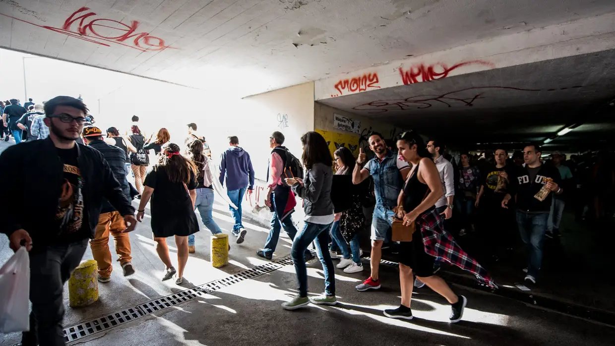 A caminho do Passeio Marítimo de Algés