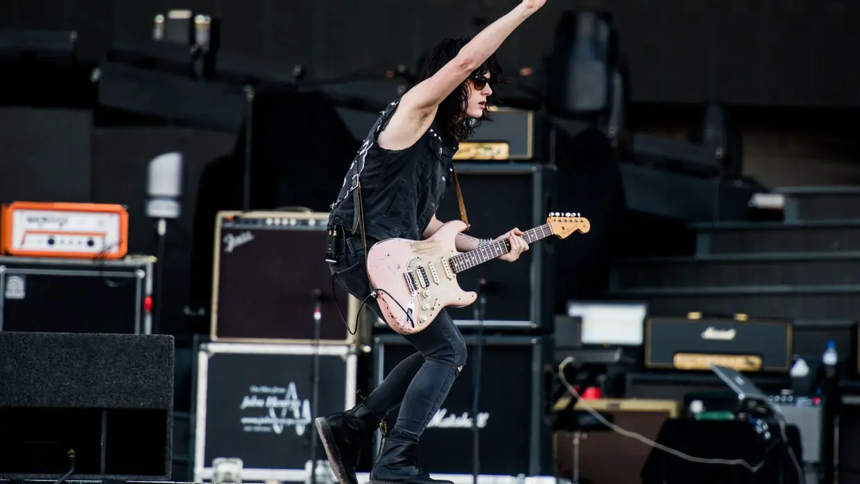 Tyler Bryant & The Shakedown