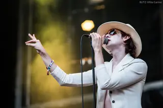 Big Show Foxygen em Paredes de Coura: o incrível homem que pensava estar no Porto e deu tudo o que tinha e o que não tinha