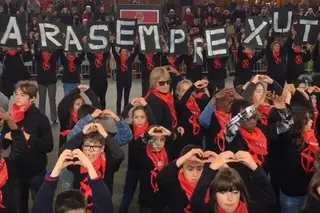 Crianças de Corroios homenageiam Zé Pedro dos Xutos & Pontapés no Carnaval. Veja o vídeo