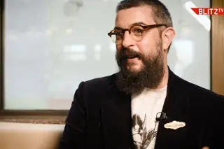 Scott Matthew rejeita rótulo de “artista gay”. “A sexualidade é uma parte importante de quem sou, mas não me define” [VÍDEO]