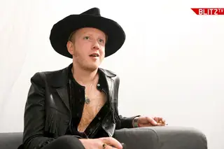 Two Door Cinema Club: “Da última vez que tocámos no Alive, as pessoas cantavam tão alto que não nos conseguíamos ouvir” [VÍDEO]