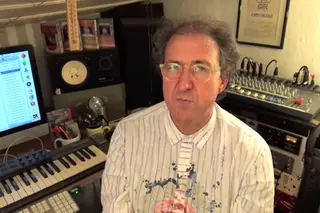 O que está mal nestas letras de músicas? Prepare-se para mais uma 'tareia' do professor Gimba [VÍDEO]