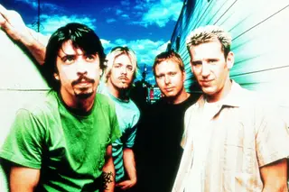 A reação de Dave Grohl quando reencontrou músico dos Foo Fighters que despediu há 20 anos