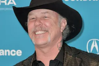 Agente James Hetfield: a estreia do vocalista dos Metallica como ator em filme sobre ‘serial killer’