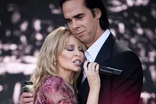 Quando Nick Cave e Chris Martin dos Coldplay se juntam a Kylie Minogue no festival de Glastonbury