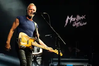 Ninguém o pára! Vimos Sting no Montreux Jazz Festival, na Suíça, e a máquina de êxitos está bem viva