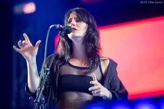 Sharon Van Etten, uma voz de ouro no NOS Alive. Queríamos tanto ter 17 anos outra vez