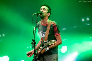 Os vídeos de 'Circo de Feras', 'Tanque' e 'Pára de Olhar Para Mim' dos Ornatos Violeta ao vivo no NOS Alive