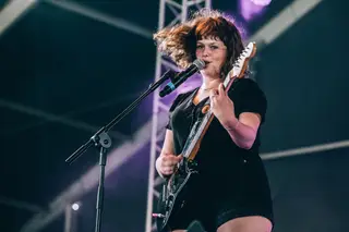 NOS Alive: o segundo dia mal começou e já vimos um divertido concerto rock