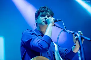 Vampire Weekend no NOS Alive, ou quando os mais melodiosos dos geeks tentaram instalar o verão em Algés