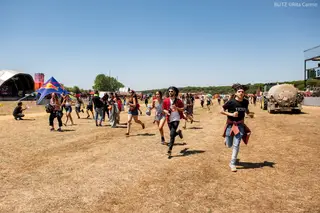 Duches no campismo, malas de viagens e os primeiros a chegar: já começou o Super Bock Super Rock