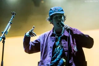 “É tempo de nos revoltarmos”. The 1975, que estiveram em Portugal há poucos dias, com convidada surpresa no novo disco