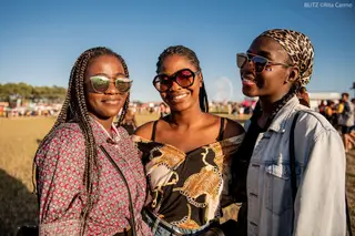 “Vimos o cartaz e achámos que tinha de ser uma prioridade”. Falámos com seis estreantes e uma repetente no MEO Sudoeste [VÍDEO]