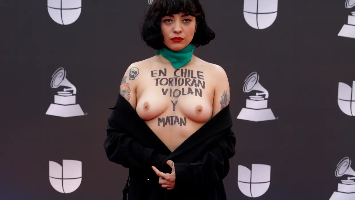 Mon Laferte nos Latin Grammys 2019