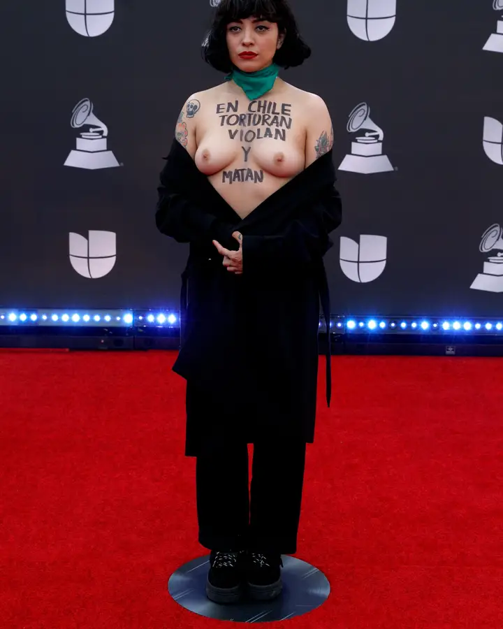 Mon Laferte nos Latin Grammys 2019