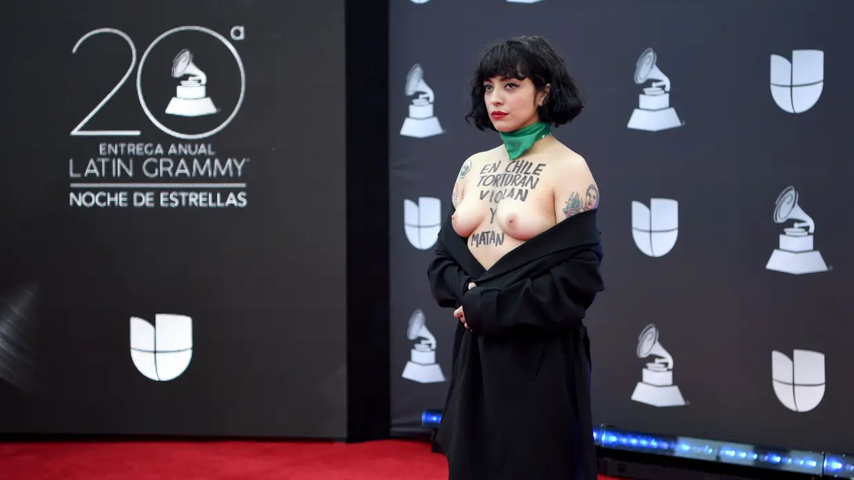 Mon Laferte nos Latin Grammys 2019