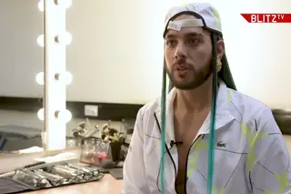 Conan Osiris: “Em palco, estou vulnerável. Se me mandarem um tomate ou uma seta, vou apanhar com eles” [VÍDEO]