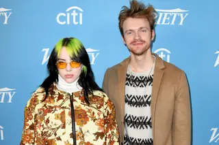 Billie Eilish diz que o irmão é a razão pela qual está viva