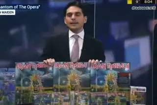 Apresentador de telejornal comemora aniversário de álbum dos Iron Maiden em direto