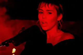 Miley Cyrus canta ‘Wish You Were Here’ dos Pink Floyd. Uma versão sentida e inesperada