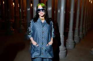 Billie Eilish pede ordem de afastamento contra ‘stalker’ que a ameaça de morte