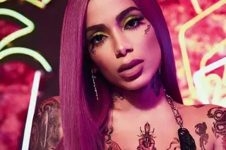 Anitta: “Vamos arrumar outra amiga para se preocupar porque eu acabo de ter alta do hospital”
