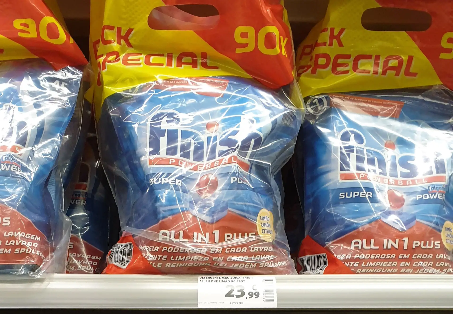 Um pack de detergentes “Especial”, mas pouco…